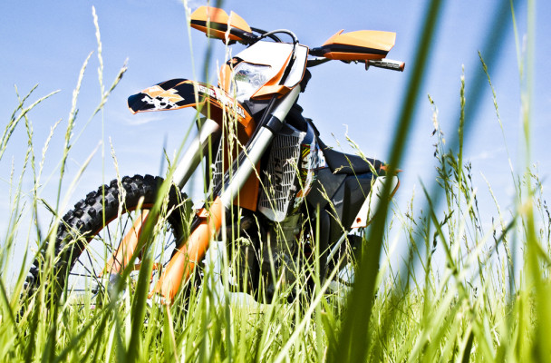 Eine KTM in freier Natur